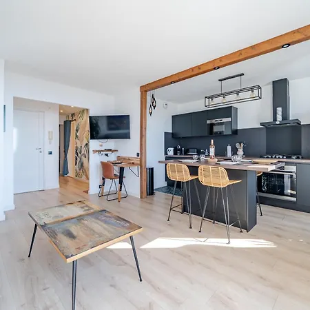 Appartement Panoramic Sea View Of The French Riviera, Parking