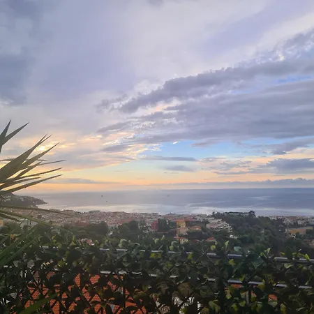 Panoramic Sea View Of The French Riviera, Parking 尼斯